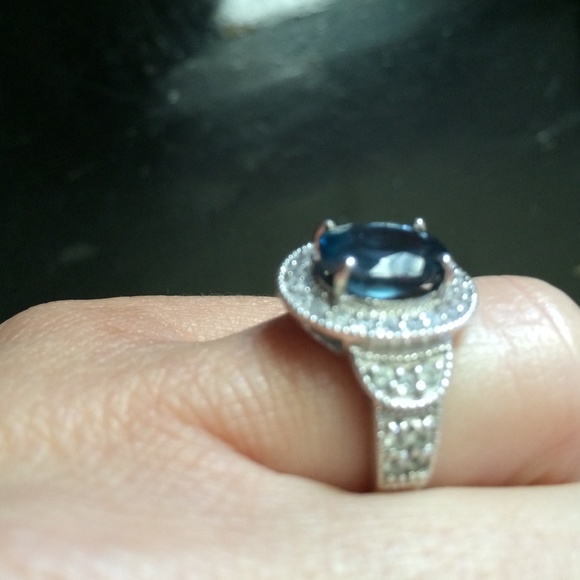 London Blue Topaz Ring, sz6, all real gems in this beautiful ring, - Picture 4 of 13